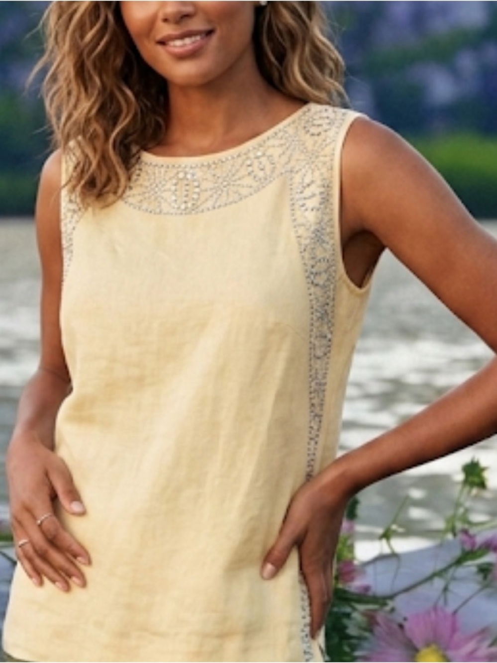 Tory Burch Rhinestone Embellished
100% Linen Sleeveless Tunic Top Size
12